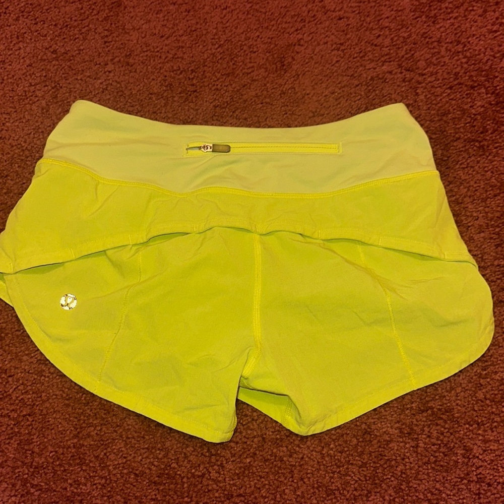 lululemon highlight yellow shorts, size 0 (2.5 inch)